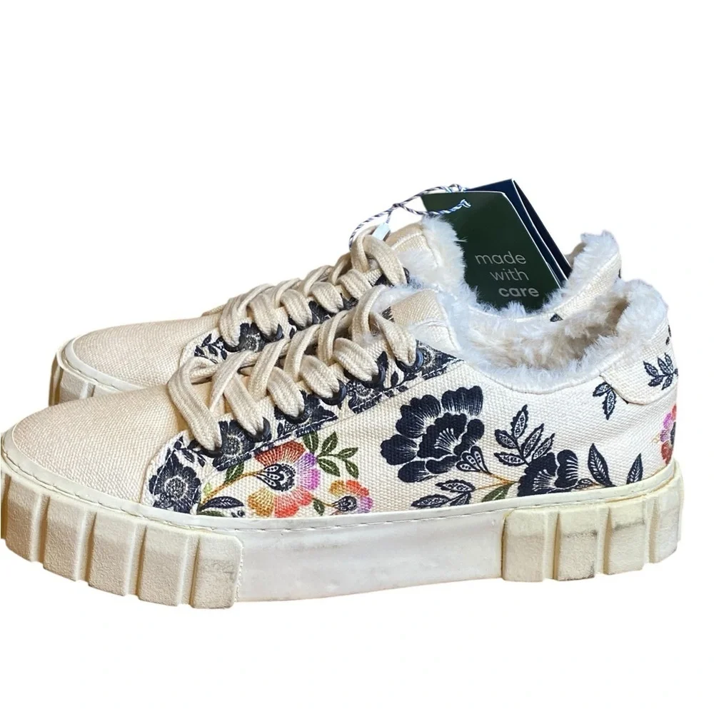 FARM Rio Romantic Garden Platform Sneakers Women’s Size 38.5 (size 8)
